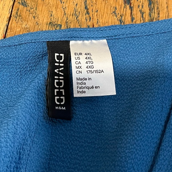 💙 H&M DIVIDED – Blue V-neck Dress – Size 4X - Picture 2 of 7